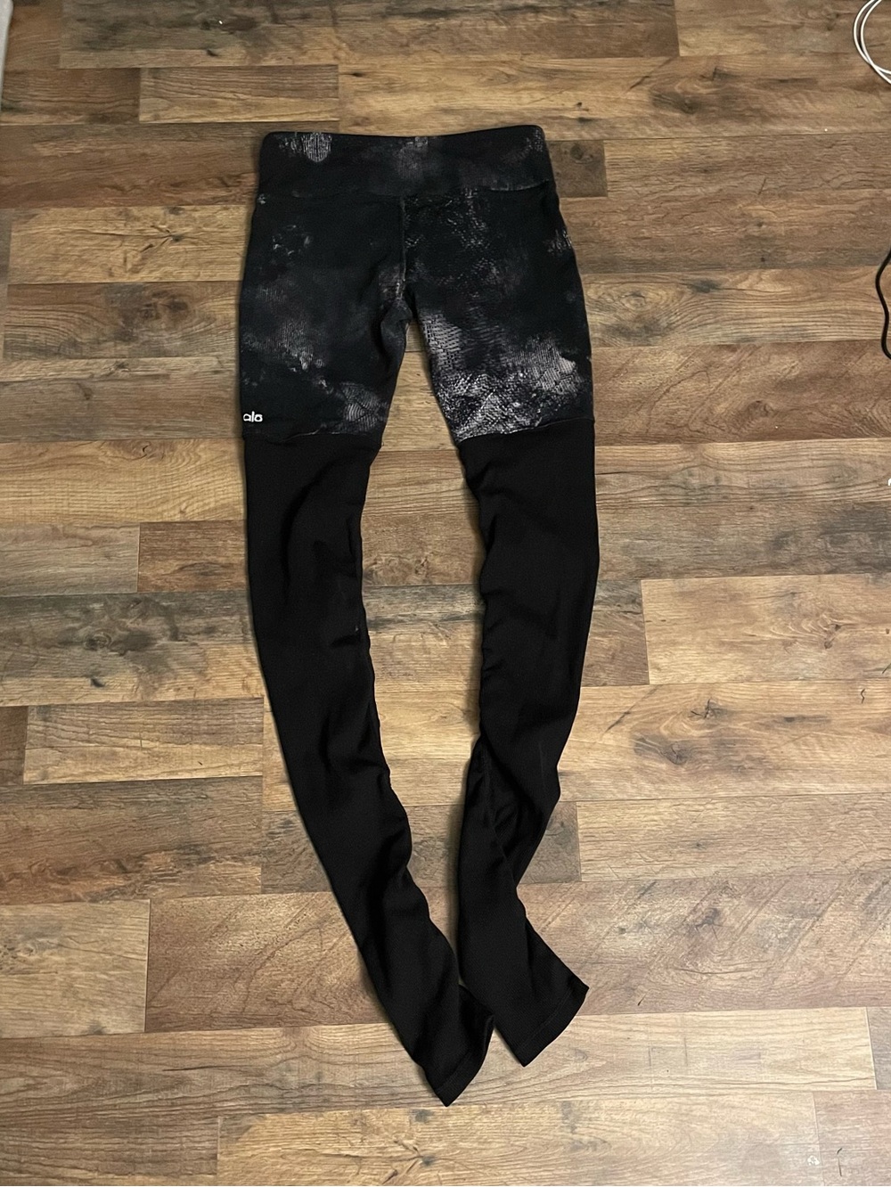 Alo yoga goddess legging size medium animal print